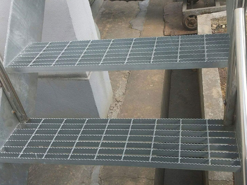 格栅踏步