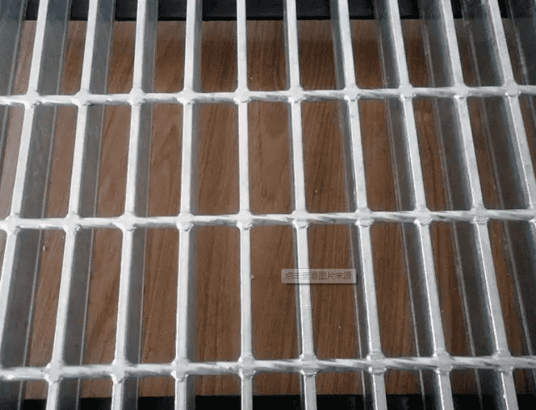 河北机器压焊钢格栅板规格特性适用于哪些环境？